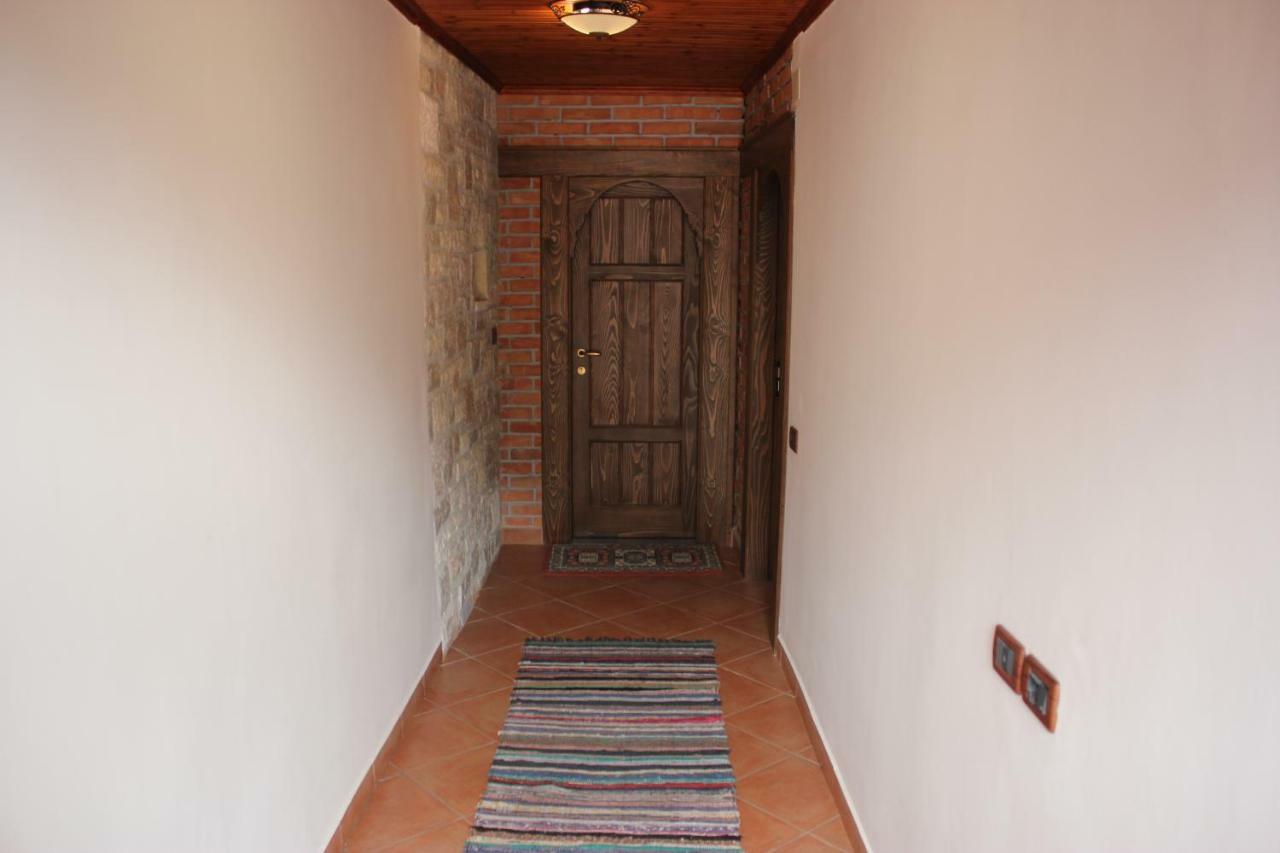 Guesthouse Arjan Berat Dış mekan fotoğraf